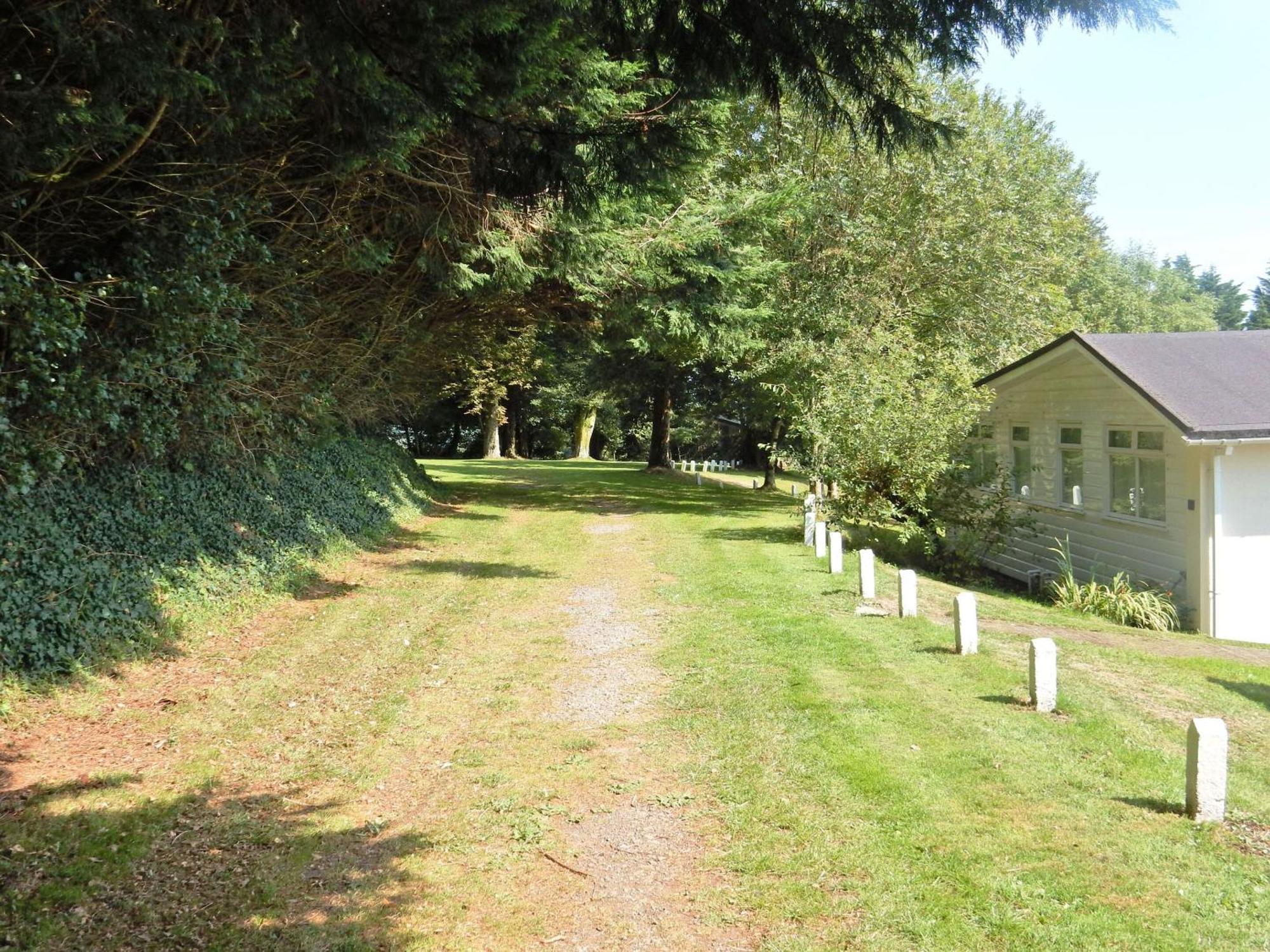 Sheena'S Dartmouth Chalets Exterior photo