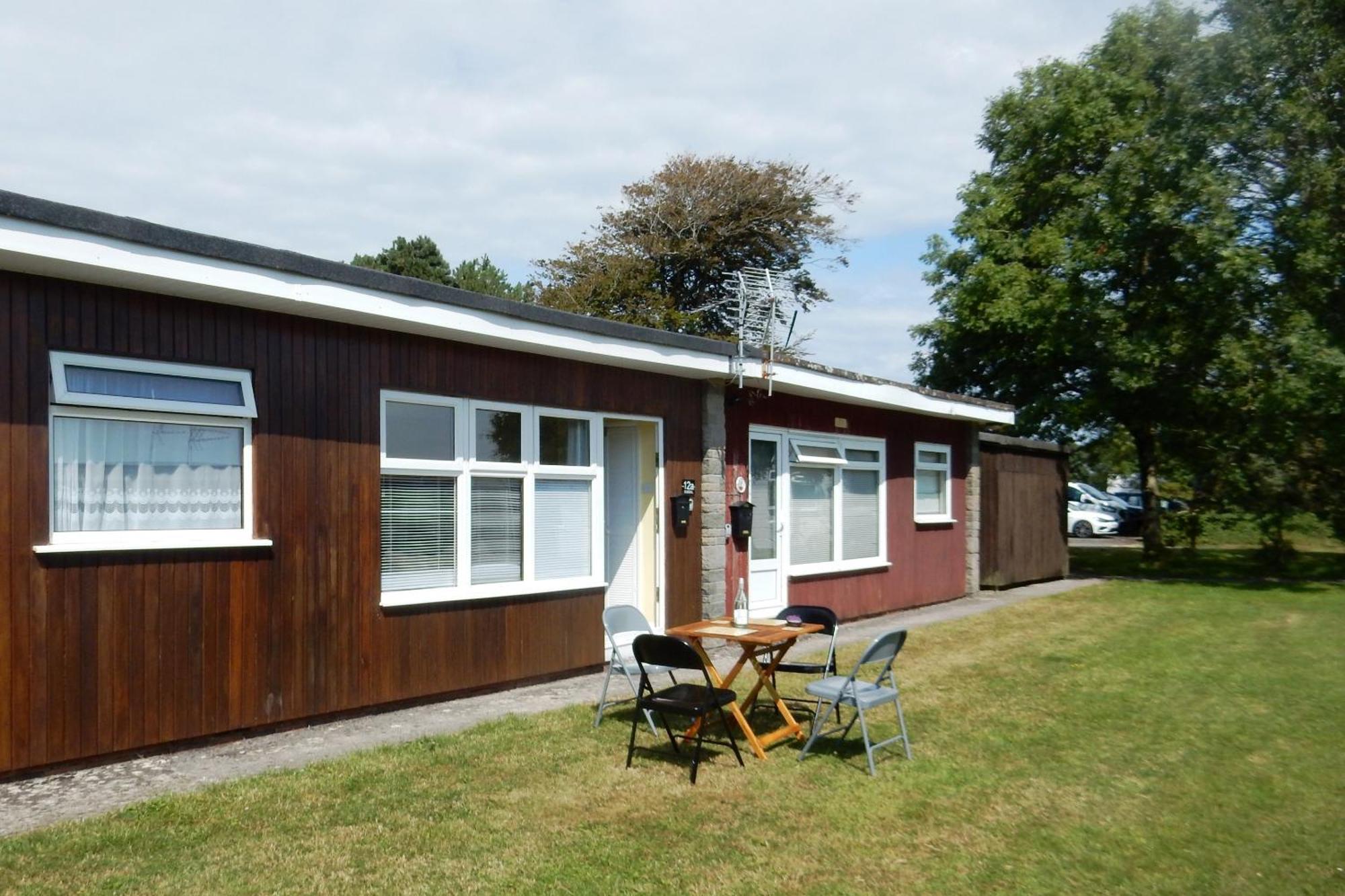 Sheena'S Dartmouth Chalets Exterior photo